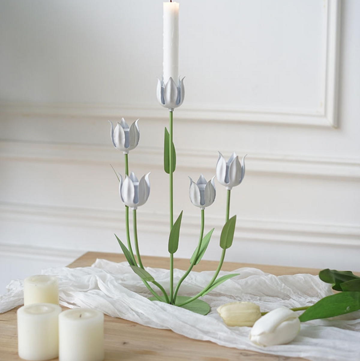 Elegant Flower-Shaped Iron Candlestick Holder
