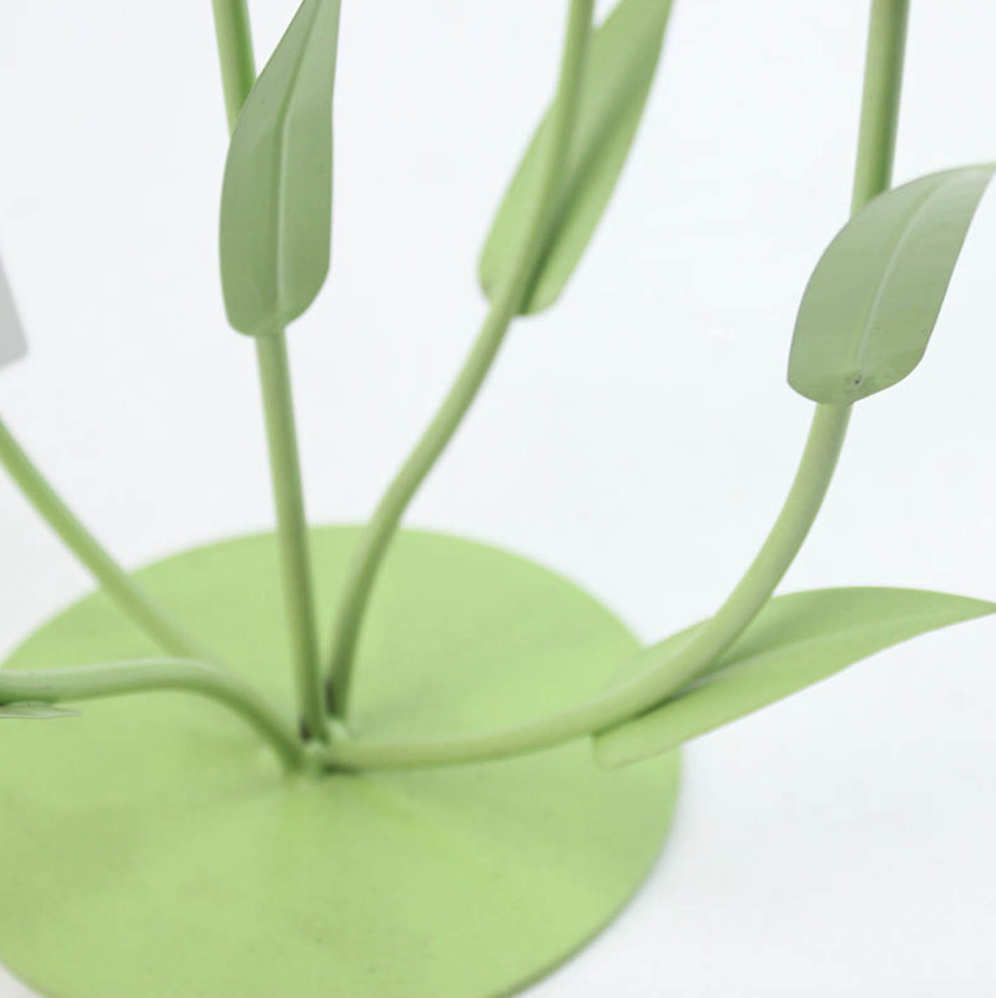 Elegant Flower-Shaped Iron Candlestick Holder