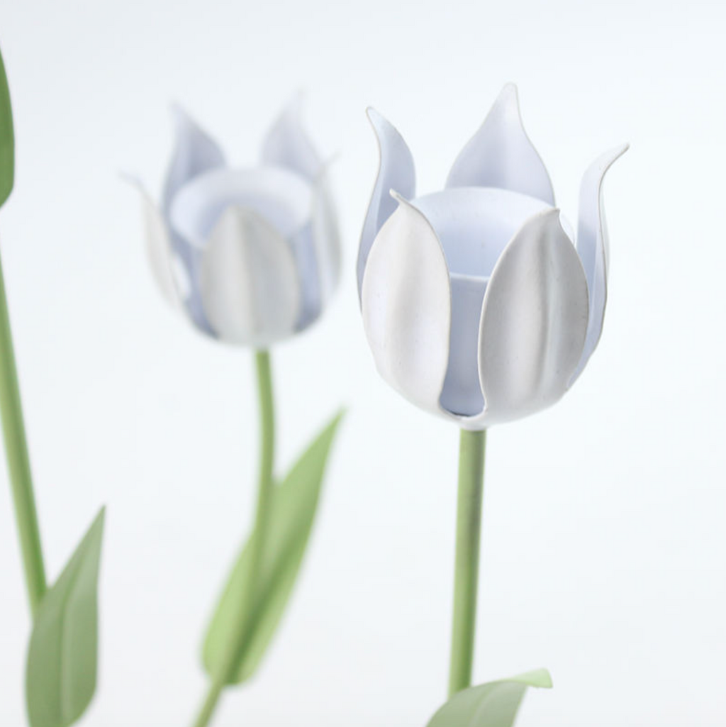 Elegant Flower-Shaped Iron Candlestick Holder